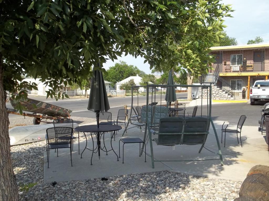 Budget Host Elk Antler Inn Thermopolis Bagian luar foto