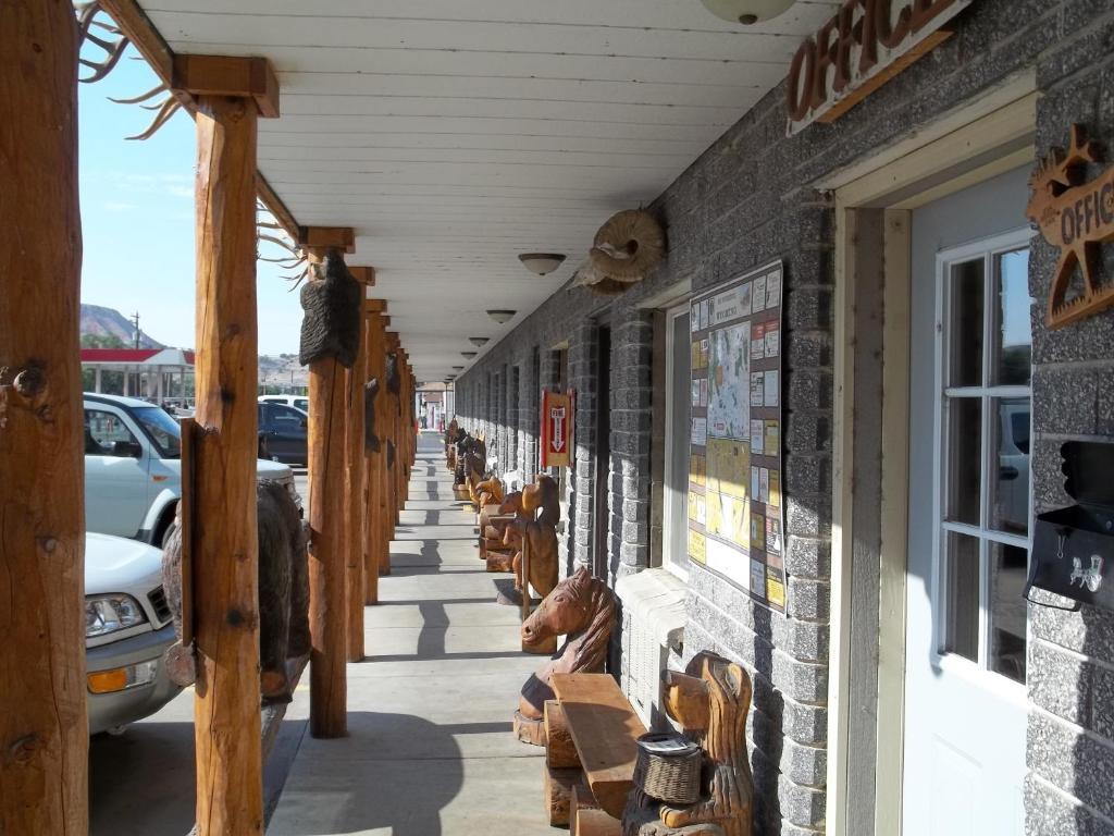 Budget Host Elk Antler Inn Thermopolis Bagian luar foto